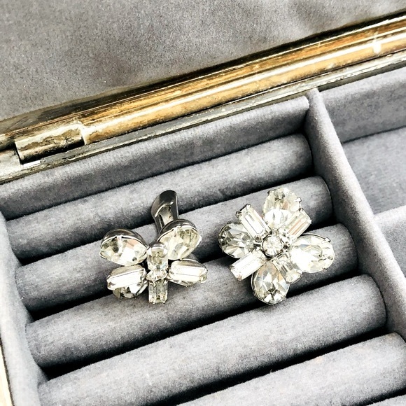 Vintage Deco Rhinestone Crystal Clear Earrings - Picture 4 of 13